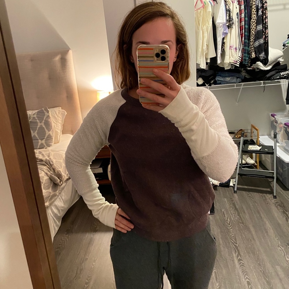Alo sweatshirt in heathered burgundy and cream